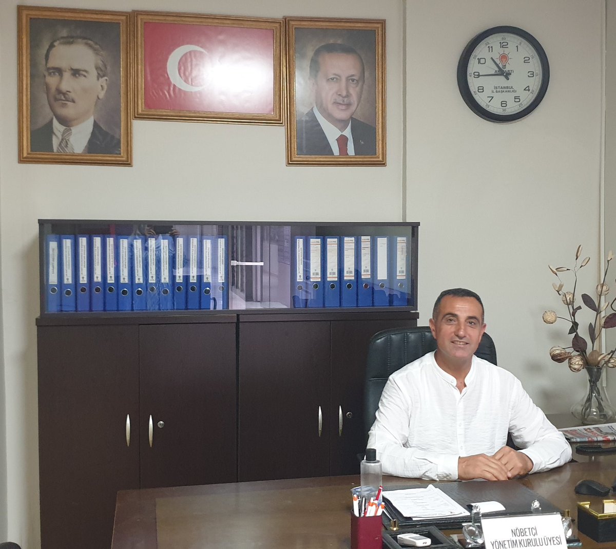 Reistrn04's tweet photo. @Reistrn04 Ilçe merkezimizde siz değerli Hemşehrilerimi bekliyoruz 
nöbetçiyiz çayımız sıcak sizleri bekleriz
@RTErdogan 
@osmannnurika 
@avrecepsencan 
@AkKcekmece https://t.co/H5yuHEeXYI