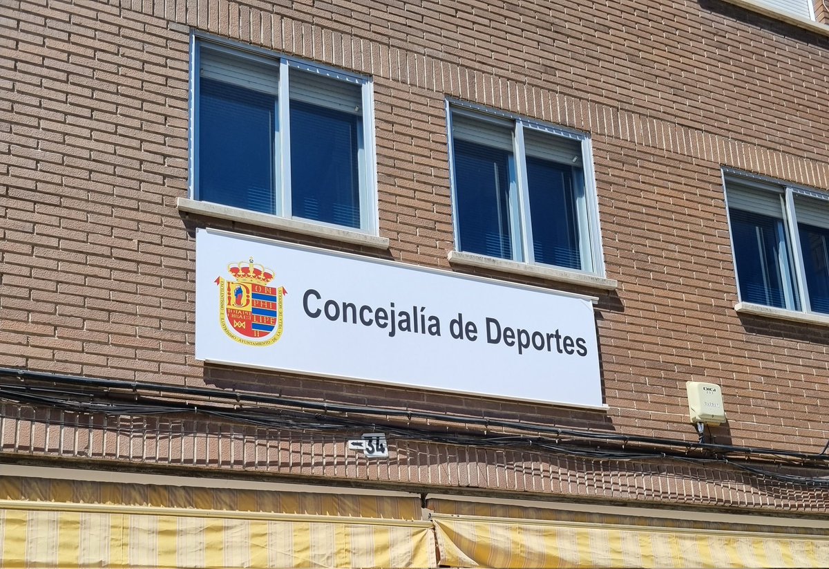 CDMostolesBase's tweet photo. Hoy, reunión de nuestra junta directiva con el @AytoMostoles con muy buenas sensaciones y apoyo recíproco de ambas partes. #somoselcdmostoles #elautentico #hemosvuelto https://t.co/XeyHHzscmQ