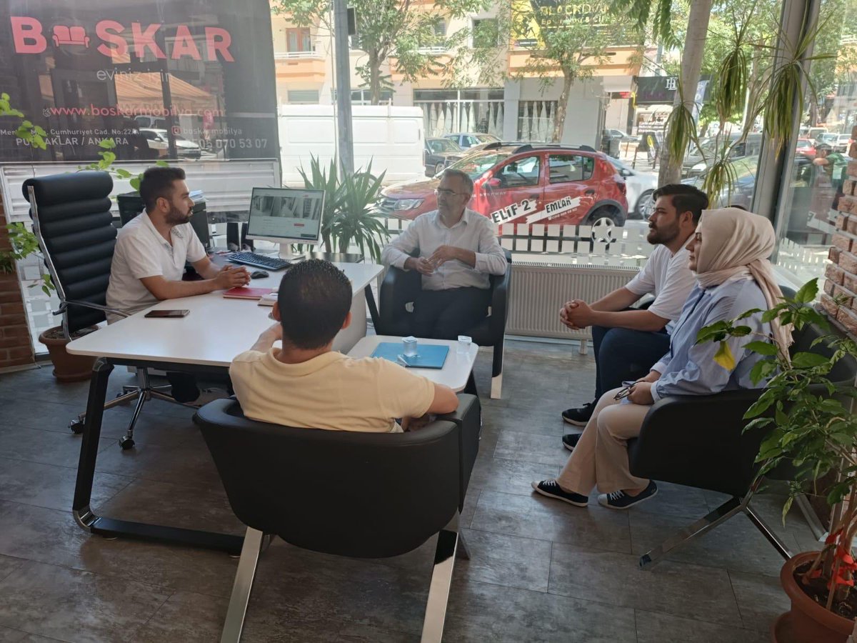 PursaklarAkgenc's tweet photo. 📍Pursaklar

SKM programı kapsamında #PursaklarAkgenc olarak teşkilatımız ve Meclis üyelerimiz ile birlikte İlçemizdeki esnaflarımızı ziyaret ettik. Esnafımızı dinlemeye, istişare etmeye devam ediyoruz.

#AzimveKararlılıkla https://t.co/sAHDEaWzxQ
