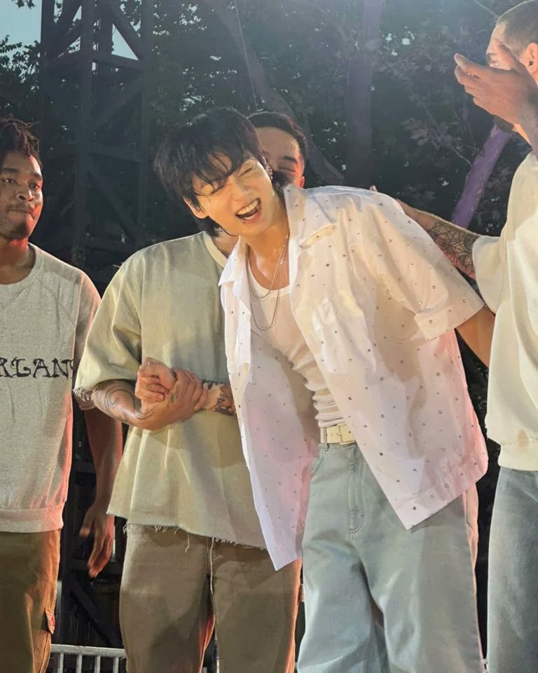 Btsforever1325's tweet photo. SEVEN LIVE TODAY ON GMA
JUNGKOOK ON GMA
#JungKookOnGMA https://t.co/DLHuEYbkjq