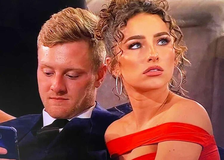 NFL_DovKleiman's tweet image. Update: Despite the embarrassment for #Titans QB Will Levis falling on Draft night, it worked out for his girlfriend Gia Duddy, as she signed a deal with Burger King, via @StoolMidShow

She also doubled her followers since the NFL Draft.

More here:
brobible.com/sports/article…