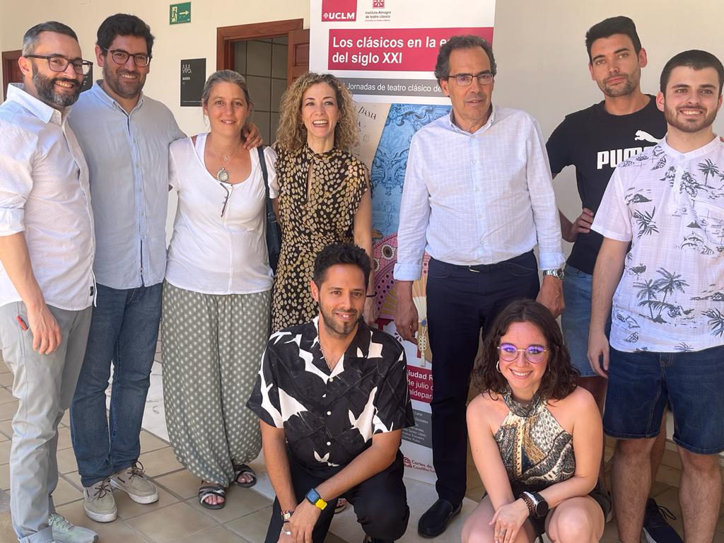 AlmagroTClasico's tweet photo. Desde la organización de las Jornadas de teatro clásico de Almagro os damos las gracias a todos los ponentes y asistentes. 
Gracias por dejarnos seguir enlazando la dramaturgia y la investigación.
¡Nos vemos el año que viene en las XLVII Jornadas! https://t.co/l2NxJD9FJT