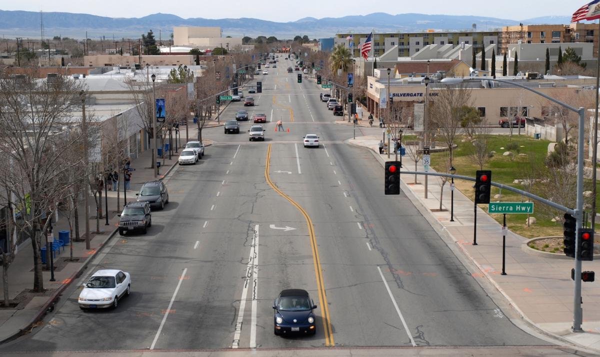 berkie1's tweet image. In 2010, Lancaster, CA transformed Lancaster Blvd. from a 5 lane road into a tree lined, 2 lane street. 

The positive impact was immediate with 50+ new businesses opening and $273mm in new economic activity and w/ reduced speeds, traffic related injuries plummeted.