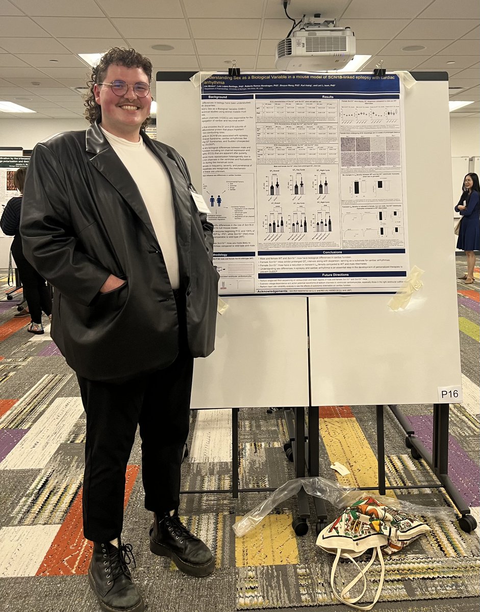 LoriLIsom1's tweet photo. A bittersweet goodbye as Joe Minton flies the nest for graduate school @Neuroscience_NU ! So proud of you. https://t.co/9j8HSuqvp8
