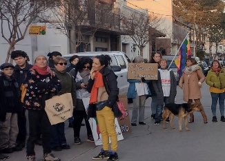 Ojalá fueran tan valientes p protestar contra la inseguridad, la inflación y la pobreza generadas por SU gobierno
Mi solidaridad con <a href="/GerardoMorales/">Gerardo Morales</a> y <a href="/drdescalzogabri/">Gabriel Descalzo</a> con quienes solo disputamos cuál es la mejor opción para derrotar estas formas d política y violencia 
#Juntos