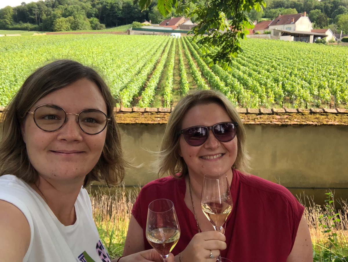 ADTMarne's tweet photo. Accueil presse

Marie-Catherine et Charlotte pour Récits d'escapades sillonnent le département ce week-end !
Au programme : Reims, Hautvillers et les Paysages de la Champagne pour un mélange de culture et patrimoine, d’oenotourisme et de nature.

#accueilpresse #tourisme https://t.co/XQbjVG7d3a