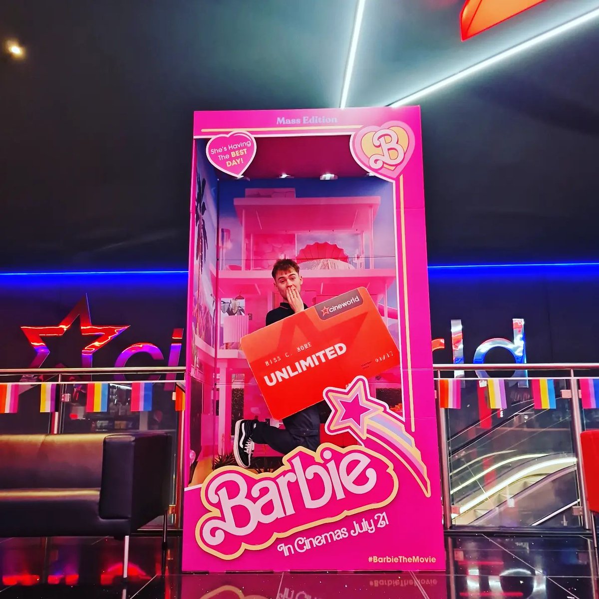 Cineworld tweet media