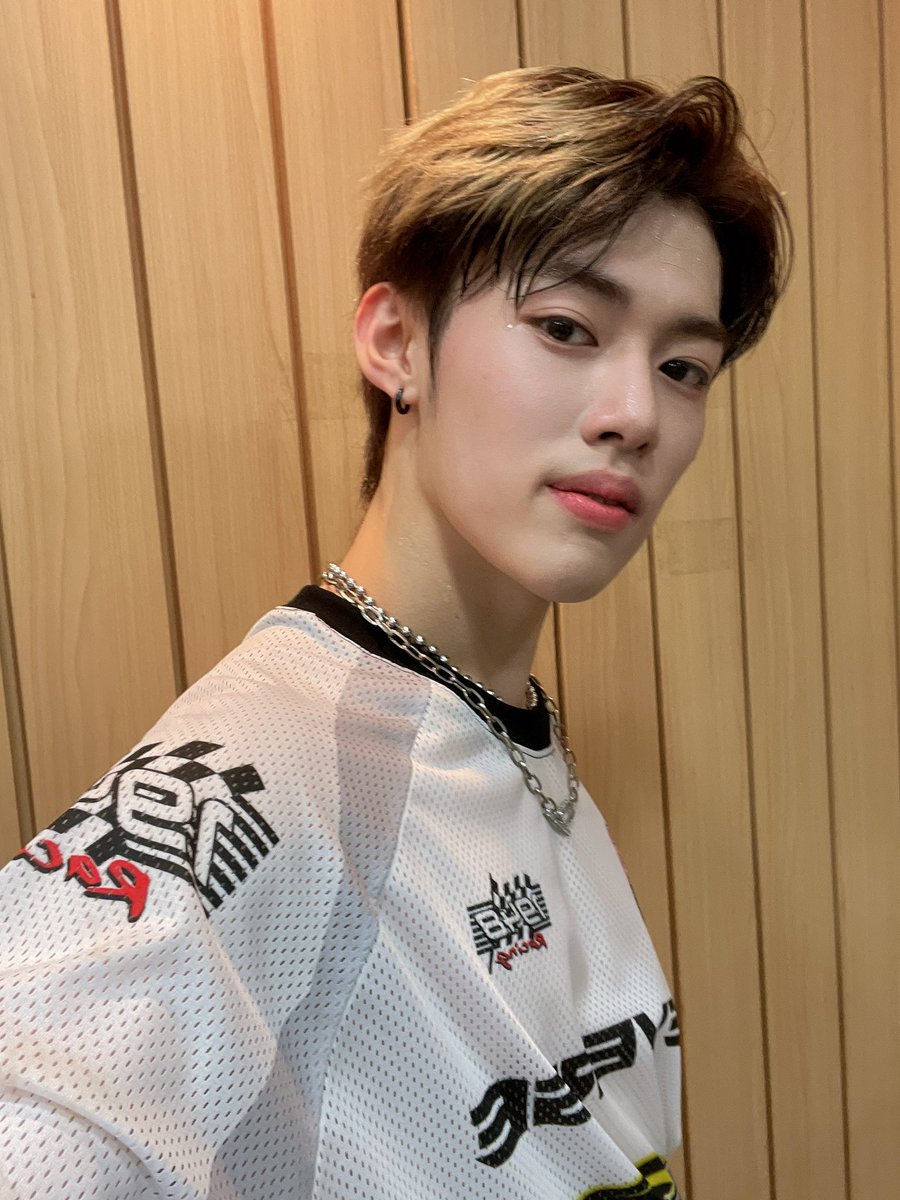 TFN_official_'s tweet image. 오늘 아주 행복한 하루를 보낼 수 있었던 
것 같아요🌱
전세계에 계시는 우리 에델바이스도 
일신여중&amp;amp;잠실여고 학생분들도
너무 너무 고마워요~~♡

#TFN #티에프앤 #KAIRI #카이리