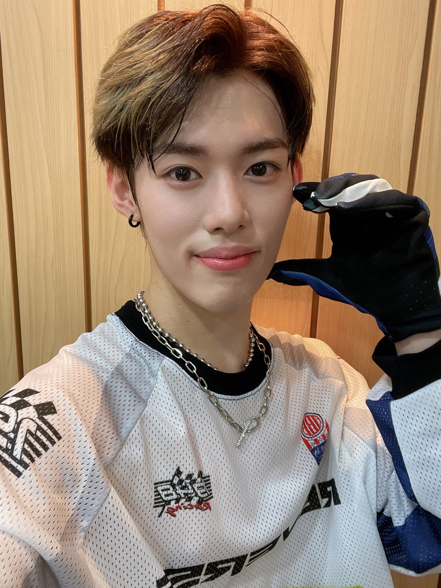 TFN_official_'s tweet image. 오늘 아주 행복한 하루를 보낼 수 있었던 
것 같아요🌱
전세계에 계시는 우리 에델바이스도 
일신여중&amp;amp;잠실여고 학생분들도
너무 너무 고마워요~~♡

#TFN #티에프앤 #KAIRI #카이리