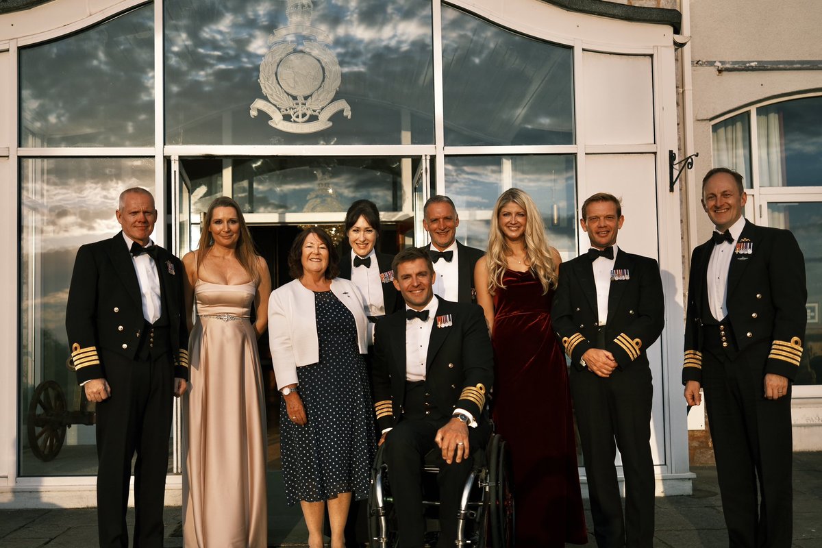 It was a pleasure to reunite with some friends & former colleagues from the Royal Navy last week. I am still so inspired by their work, outlook & leadership. Pic of our table at Commando Training Centre RM as we, and many more, dined out the great Colonel Tony de Reya MBE 🫡