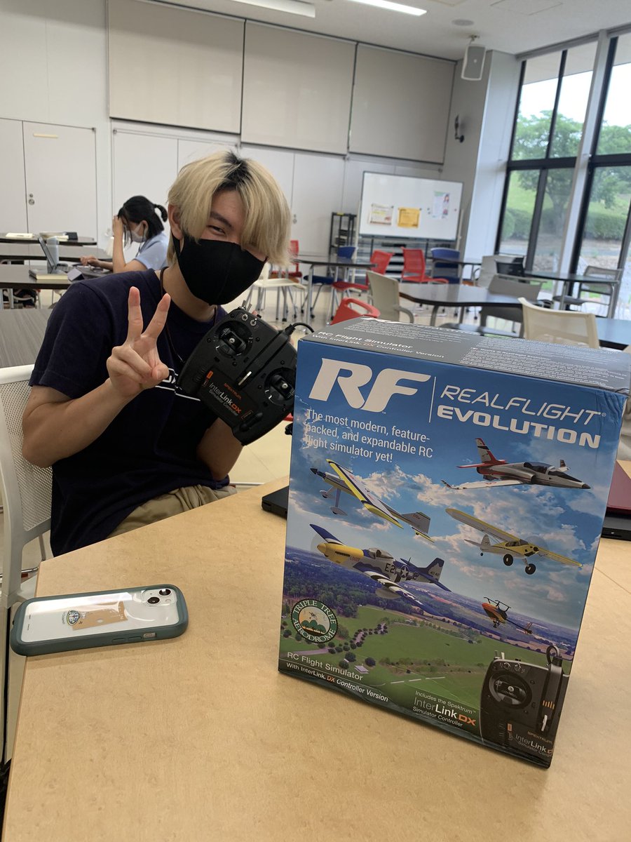 MusenKit's tweet image. エアクラフト様から、「REALFLIGHT EVOLUTION」をご提供いただきました。
PCにコントローラを繋いでドローンなどの飛行機体をシュミレーションできるソフトです。

以下はエアクラフト様の公式HPです。
aircraft-jp.com