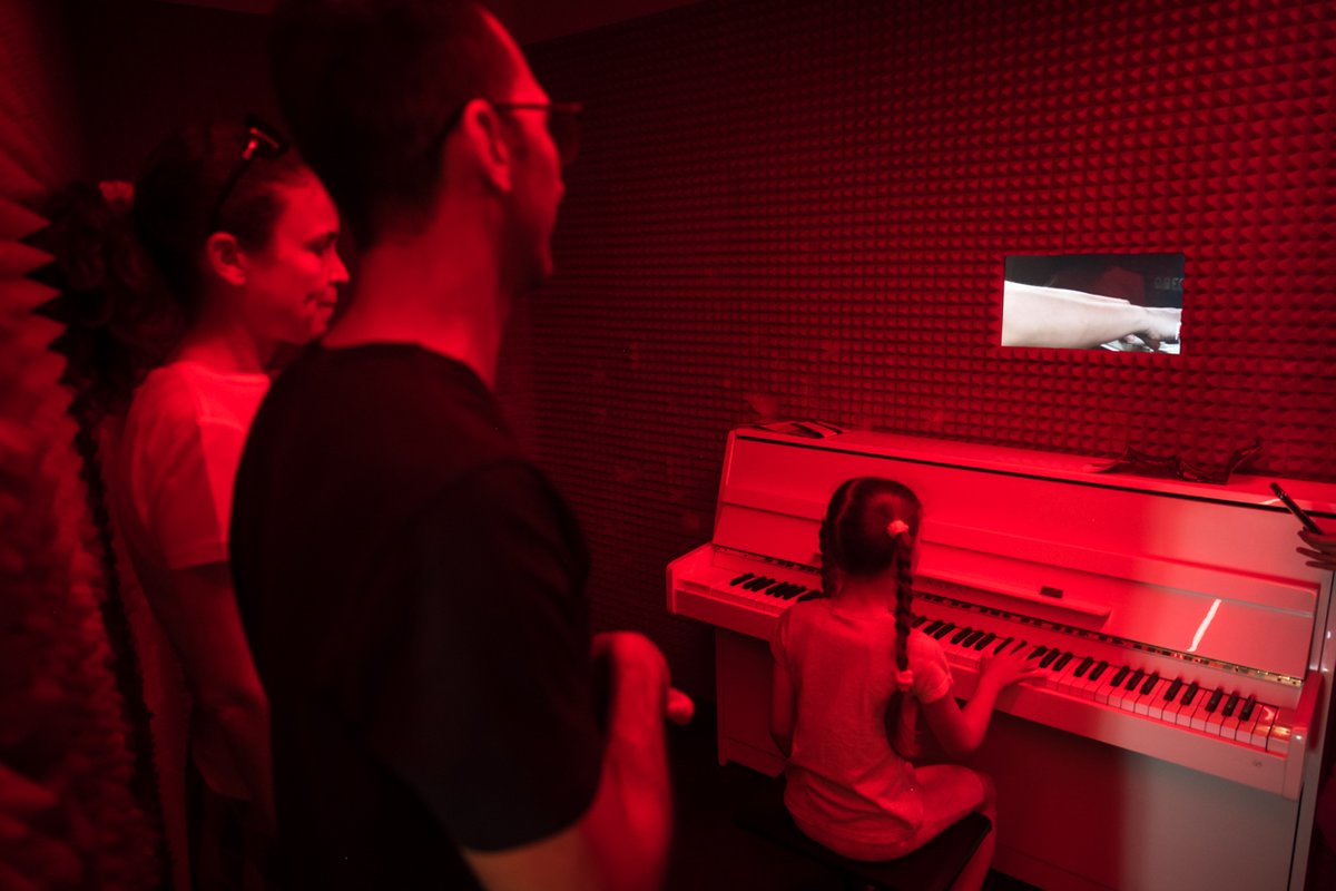 CACiencies's tweet photo. Visita el #MuseudelesCiències i veuràs el que aprens amb exposicions per a tots:

#EspaidelsXiquets el lloc dels més menuts
#PlayCAC per als amants de la música i la ciència
L'espai i el planeta roig en #GravetatZero i #ExpoMartCAC
#BoscdeCromosomes els secrets del nostre cos https://t.co/cfYDZ0qzGj