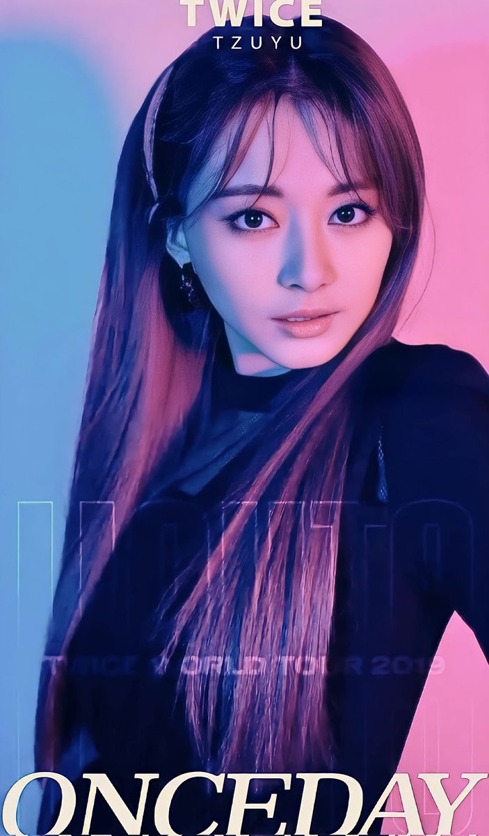 VKpopping's tweet photo. #Tzuyu 💐 #TWICE ✨ 🖤
#OnceDay 😎🤩🌟 https://t.co/73jjOR3ouh