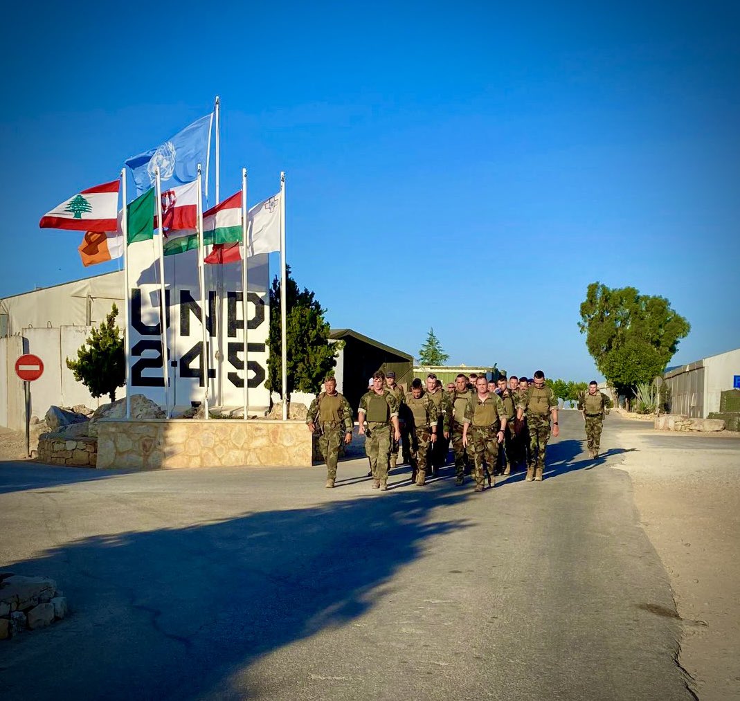 irishpolbatt's tweet photo. Infantry soldiers are robust &amp; resilient; with exceptional levels of physical fitness, a positive mindset &amp; the means to endure the physical hardships imposed by load, terrain, climate and time. ‘A’ Coy 🇺🇳 seen here marching into the weekend 💪 https://t.co/NsHMPjmtJr
