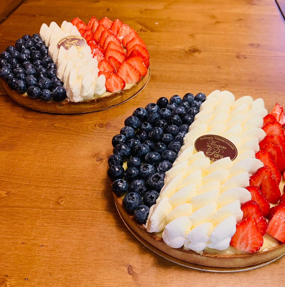 ReneTombarel's tweet photo. Restons français et gourmand, grâce a un boulanger pâtissier de mougins où comment prendre une tarte avec plaisir. Avec ce gâteau, je suis doublement patriote #mougins #CotedAzurFrance @Cannes_France @villecannes @VisitCotedazur https://t.co/rfkFu26yYI