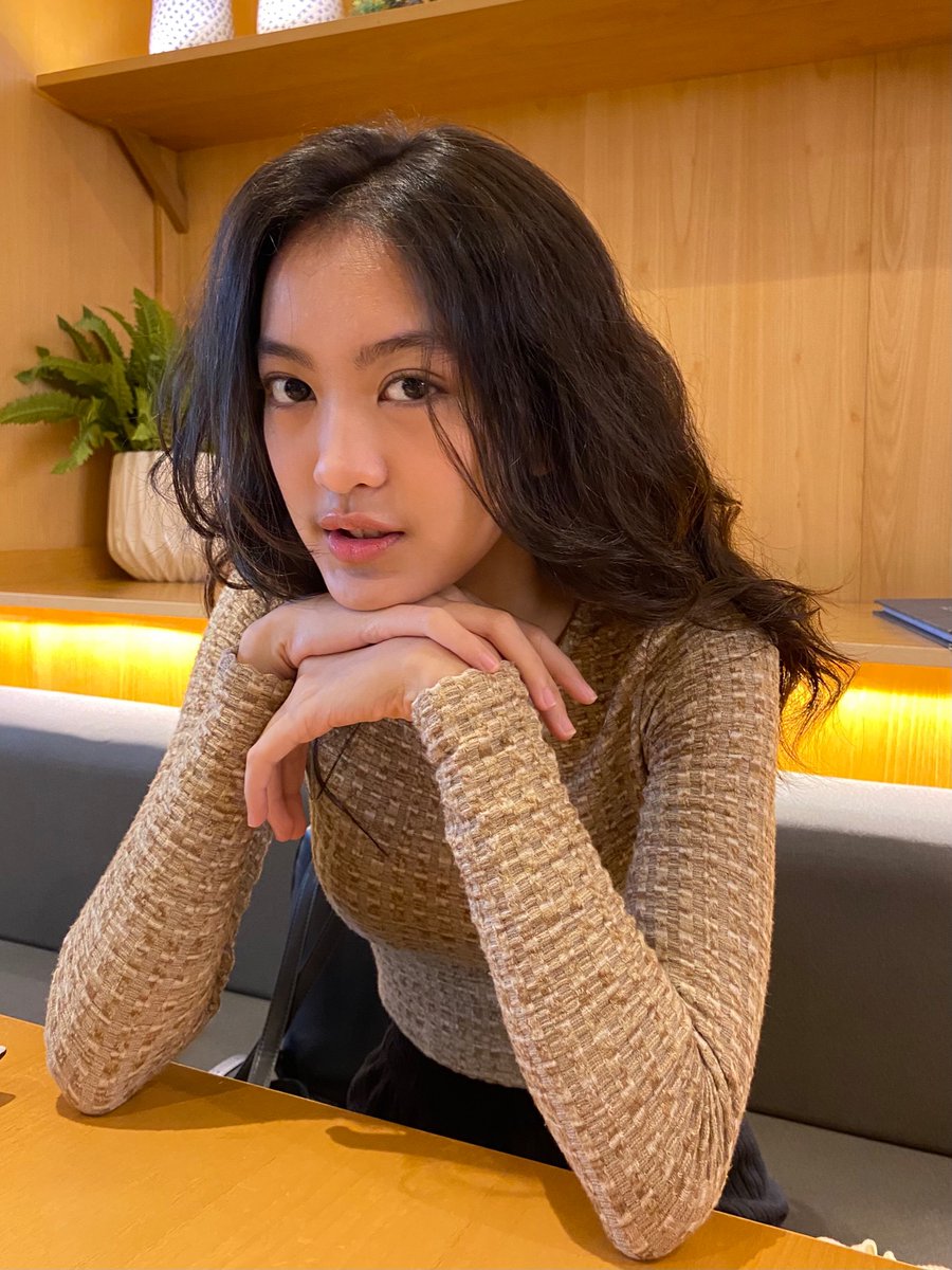 Greesel_JKT48's tweet photo. before &amp; after dessert https://t.co/g0TkuiDVXe