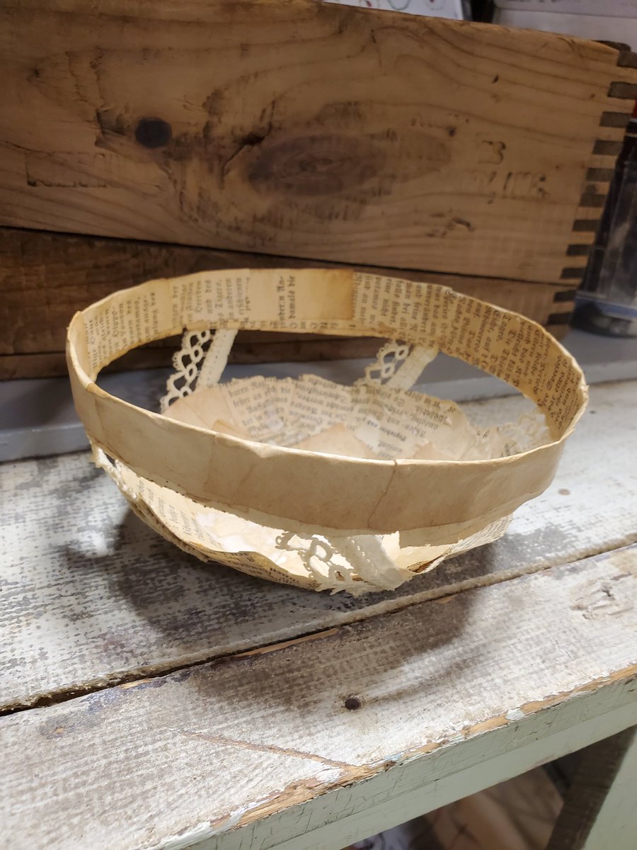 Pardon me whilst I obsess over the open work on this paper bowl...

#ifidosaysomyself #paperbowl #art #artistlife #quirkshop #seeyouatthefarm #primitivedecor #primitive