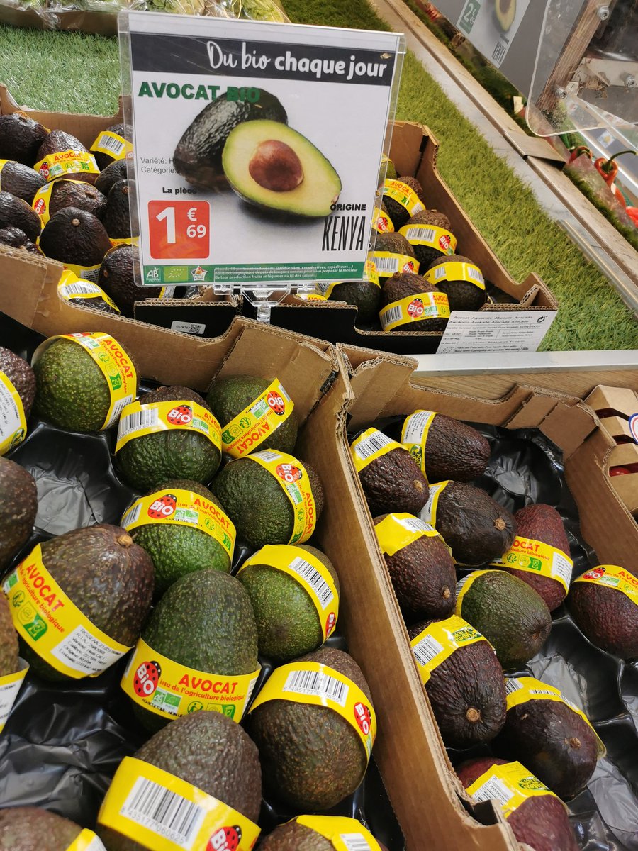 zippoglisia's tweet photo. Kenya, look at your avocados in a Bordeaux supermarket ❤️🥑 🇰🇪. https://t.co/mZKSkslGhM