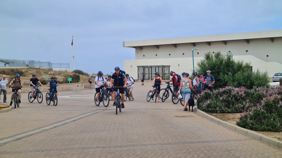 Calderon76J's tweet photo. This is exactly why this is a pedestrianised area and vehicles are not allowed to drive in, let alone park outside the stadium! Wonderful to see this 👏 
PS. Shame Mr Richard Labrador cannot view my Tweet!
#Gibraltar https://t.co/GoNmnWF6WE