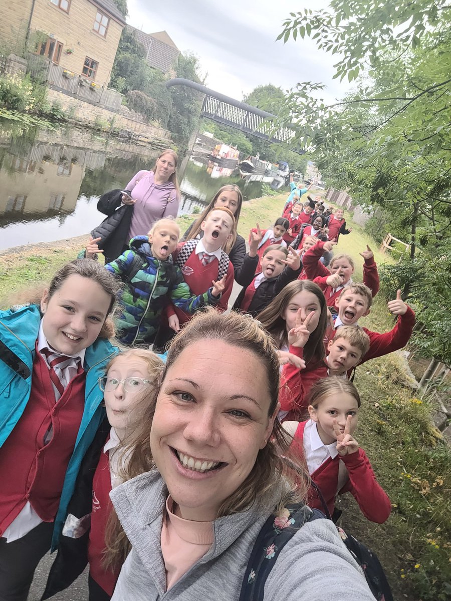 StAntsShipley's tweet photo. We are on our way to Saltaire. We have been learning about Saltaire over the term and are excited to explore! #localhistory #localgeography #everychildeverychanceeveryday @bcw_cat https://t.co/UBSXM5GEgy