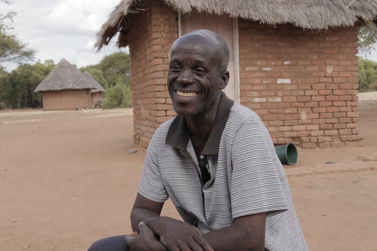 Promoting equal division of responsibilities of care & domestic work is vital for Equality in households. Mr Mahembe, a @GlobalSpotlight Men’s Forum member & #HeForSHE champion in Mbire is walking the talk👏🏽👏🏽. #HeForShe @lgda_aidi @HeForShe @euinzim @PadareMen @UNZimbabwe