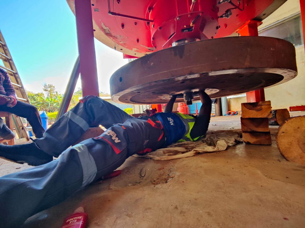 ZULULANDS ENGINEERING WORKS on Twitter "Securing of the flywheel using