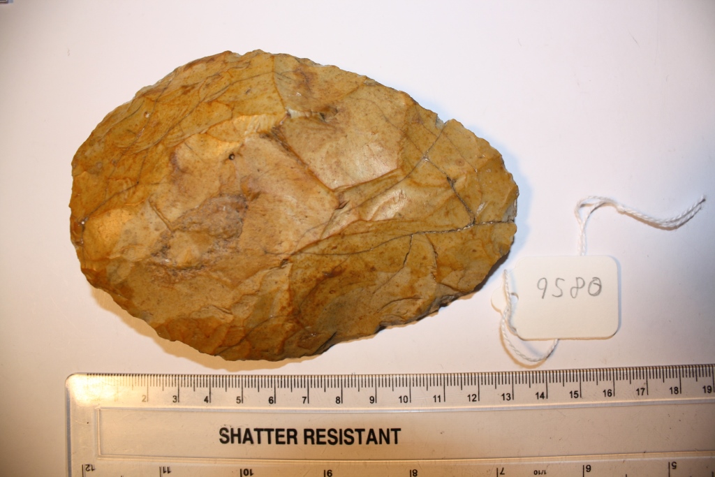 For #FunFactFriday... 💭 #DYK, the oldest man-made object in our collection (made by our early ancestors, hominids), is the Hopton Hand Axe (200,000 - 350,000 years old). Handaxes of this style/age were used by several hominid species such as Homo erectus and Homo heidelbergensis