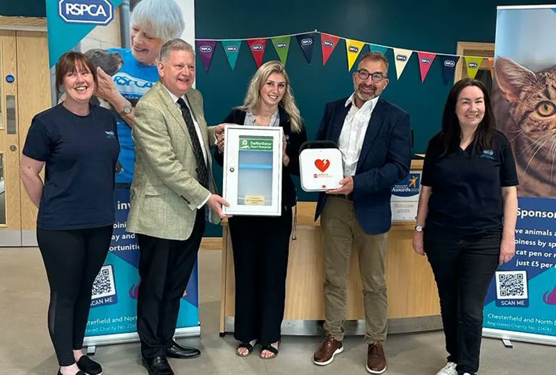 EPC_UKltd's tweet photo. We’re delighted to announce that our latest defibrillator device donation has been made to the, now HeartSafe, RSPCA Chesterfield and North Derbyshire Shelter, bringing our funded equipment tally to 32. https://t.co/nnLVCcSx2d #espritdequipe #EPCUKDefibrilators #ZeroHarm https://t.co/aIW0f9uaFk