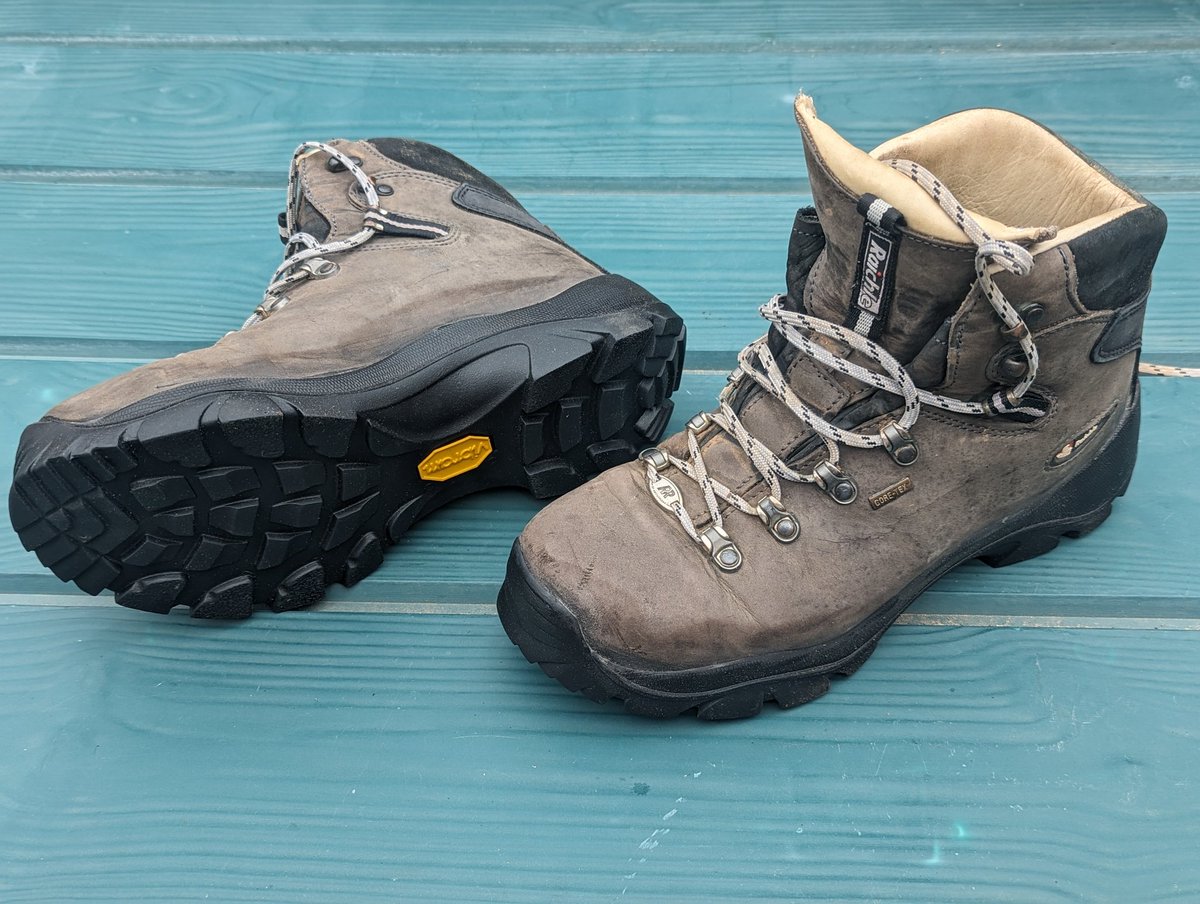orthohand's tweet photo. After a very long wait my #Raichle boots have returned from having new soles put on.
#LancashireSportsRepairs https://t.co/yWUxLu2fpD