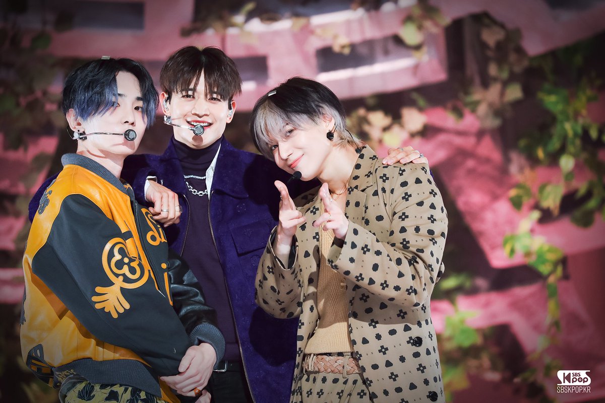 Forever_SHINee's tweet photo. [Photos] Inkigayo Official performance Photos – SHINee KEY, MINHO, TAEMIN ‘HARD’ 230713 (27P) https://t.co/88YEvFjbpR

#SHINee
#SHINee_HARD
#INKIGAYO https://t.co/ijT2vFLRVA