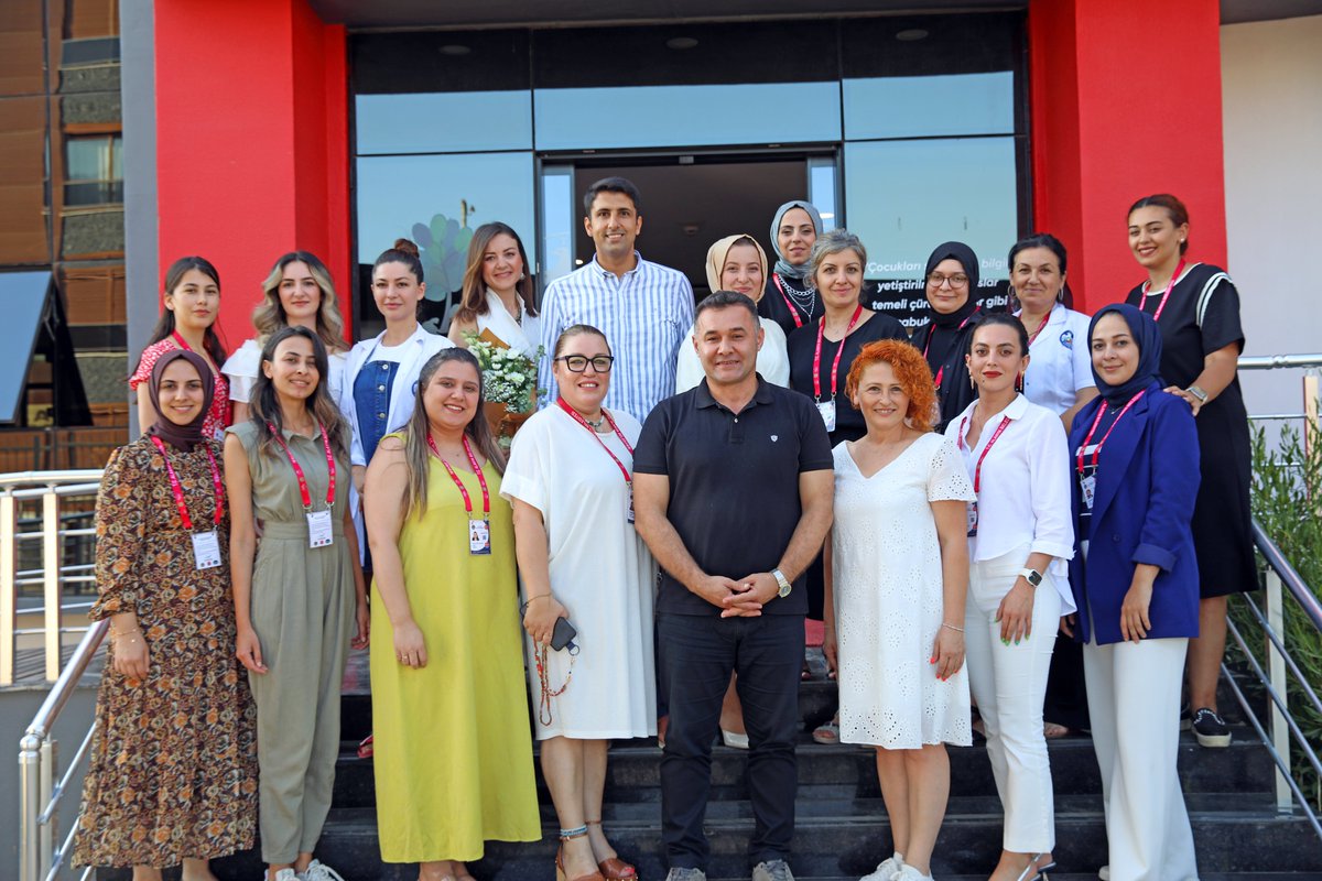 AdemMuratYucel's tweet photo. Belediyemize ait Rüya İpekten ve Saadet Çelik Kreş ve Çocuk Akademimizin ilk mezunlarını verdik.

Önceliğimiz eğitim diyerek hizmete açtığımız kreşimizde eğitim gören 5 yaş grubu miniklerimizin ilk mezuniyet heyecanına ortak olduk.

İlk mezunlarımızı vermenin gururuyla mutluluğunu bir arada yaşarken çocuklarımıza hayatlarında sağlıklı, mutlu ve başarılı bir ömür diliyorum.