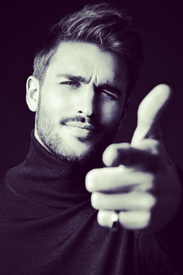 أعـجبتني الفكرة  : من هو الله ؟ 
نبدأ أنا هو  :  الجبار .. 🥹❤️