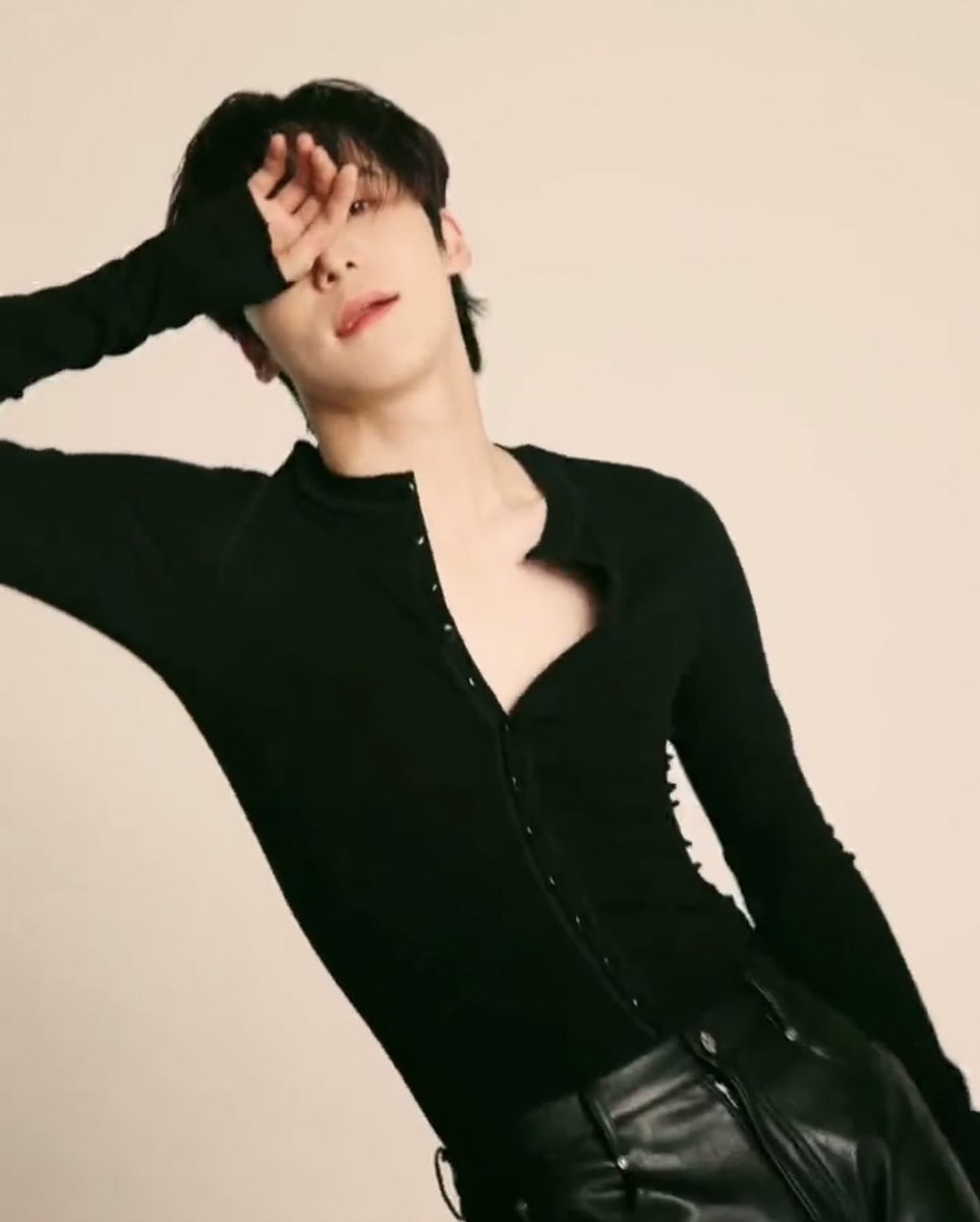 JEONG YUNHO FROM ATEEZ!!