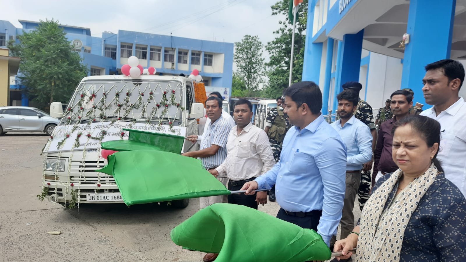 पलामू में जन्म-मृत्यु रजिस्ट्रेशन के लिए जागरुकता रथ रवाना-Awareness chariot leaves for birth-death registration in Palamu