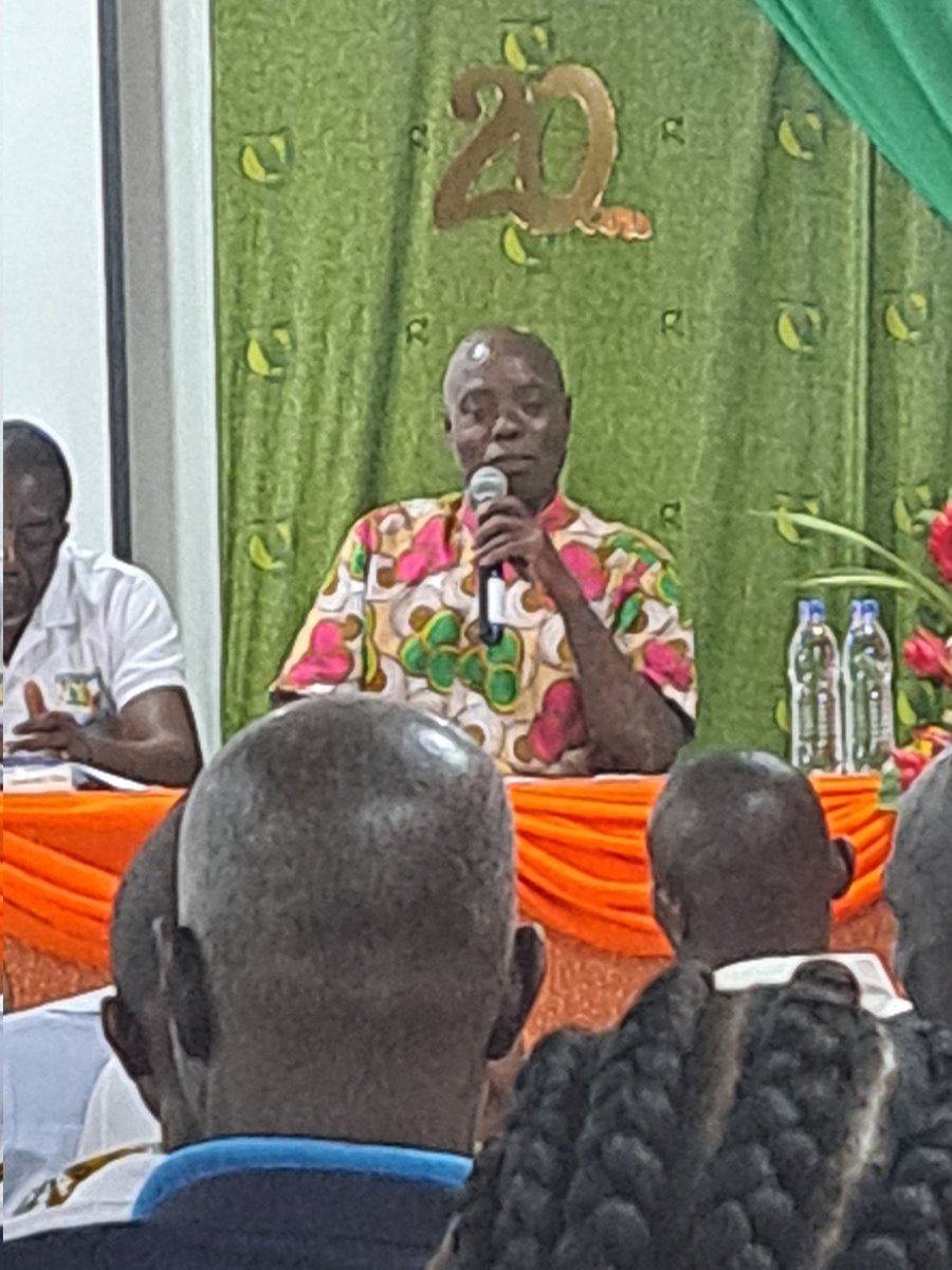 Le Safou est un fruit aux vertus médicinales extraordinaires. Les diabétiques devraient regarder de ce côté. M. Yapi président de la filière Safou nous a fait un brillant exposé lors des Journées promotionnelles des filières agricoles organisées par  @fircaOfficiel