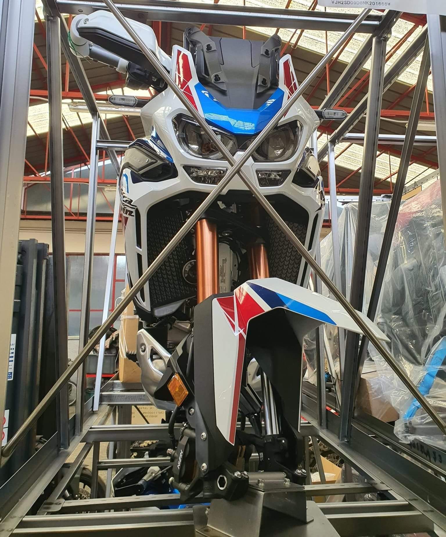 crf1100 android auto