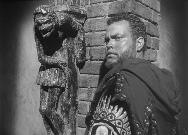 theworldcinemaa's tweet photo. I’ve never liked Welles as an actor because he’s not really an actor. In Hollywood you have 2 categories, you talk about actors and personalities. Welles was an enormous personality, but when he plays Othello, everything goes down the drain, he's an infinitely overrated filmmaker https://t.co/VlQiIXm304