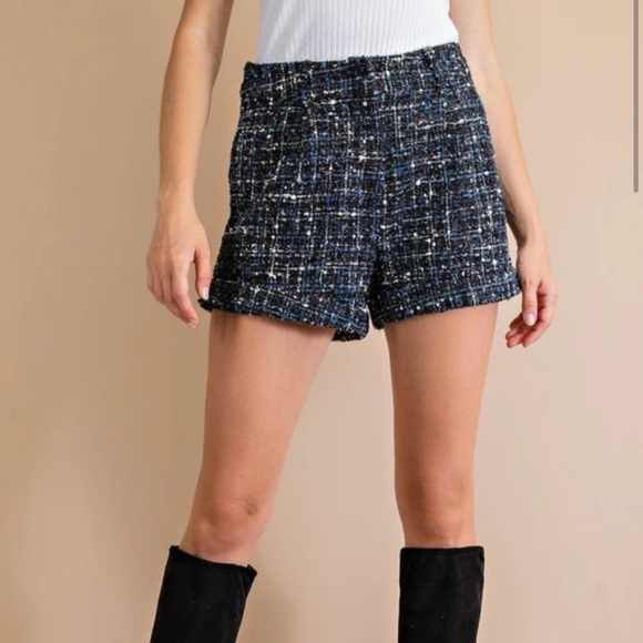 revivals_s's tweet photo. So good I had to share! Check out all the items I'm loving on @Poshmarkapp from @Deester38 #poshmark #fashion #style #shopmycloset #nobrand #kori #gibsonlook: https://t.co/7KcAXsGBr1 https://t.co/MTpWllyJhR