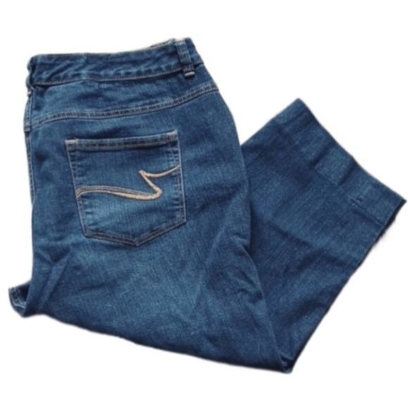 So good I had to share! Check out all the items I'm loving on <a href="/Poshmarkapp/">Poshmark</a> #poshmark #fashion #style #shopmycloset #jjill #1989place #justmysize: posh.mk/4AvkoaOkqBb