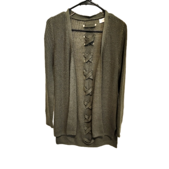 So good I had to share! Check out all the items I'm loving on <a href="/Poshmarkapp/">Poshmark</a> #poshmark #fashion #style #shopmycloset #matchbox #pinque: posh.mk/fgeoBQPkqBb