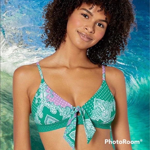 ShernTrude's tweet photo. So good I had to share! Check out all the items I'm loving on @Poshmarkapp from @theposhypeacock @lisaslayter @siggyjewelry #poshmark #fashion #style #shopmycloset #seafolly #siggyjewelry #murano: https://t.co/asvmtuHaOj https://t.co/xEItang79d