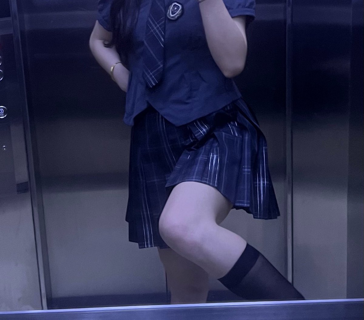 B2Lily's tweet photo. 累 #jk #黑丝控 https://t.co/s4Xw2qfTKi