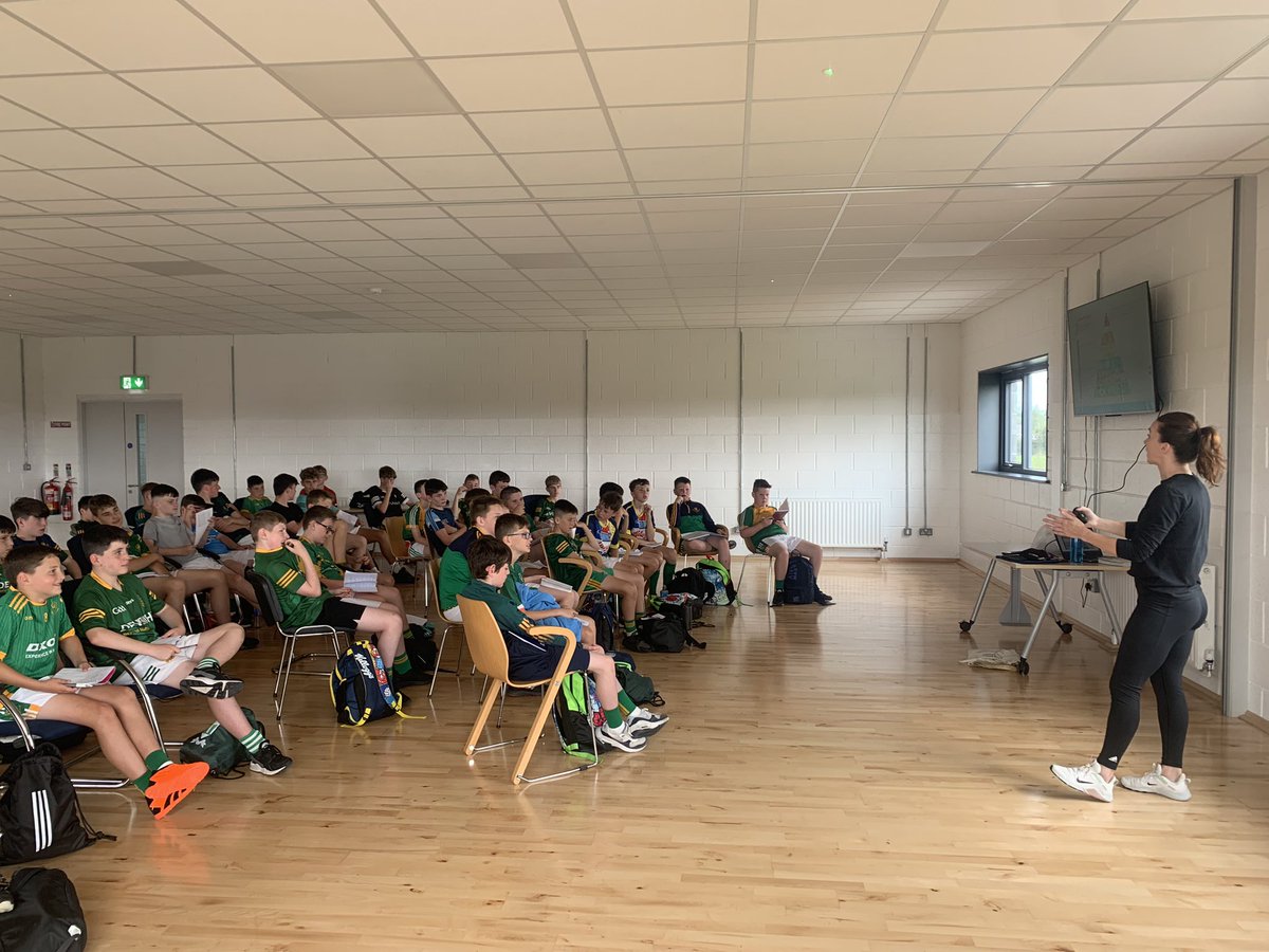 davidkirk121's tweet photo. advanced camp this time with @DuleekBellewGFC boys u13s &amp; u15s🏐 many thanks to @scourtney123 for taking a nutrition workshop &amp; to @MuireannAtkins1 introducing the lads to s&amp;c🙌🏻 nice of the boys to wish both @MeathGAA &amp; @monaghangaa all the best this weekend👏🏻😁💚💛💙🤍 https://t.co/VXpOeCJTkM
