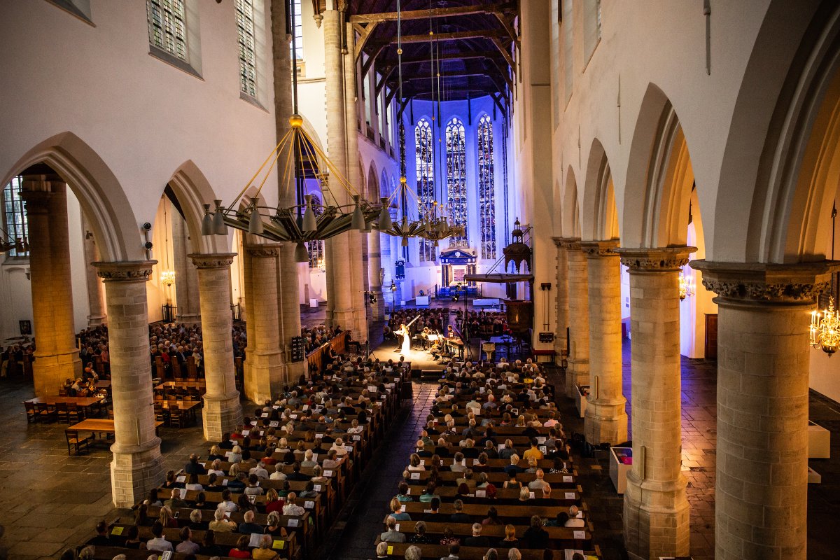 Wo 2 aug 21:00 u brengt het #Orkestvande18eeeuw in de Oude Kerk Delft met sopraan #KathrineDain en mezzo #BarbaraKozelj het programma "Mozart in Italië". Geniet in een prachtige entourage van heerlijke muziek van Mozart, Gluck en Mysliveček. 
delftmusicfestival.nl/nl/programma/o…