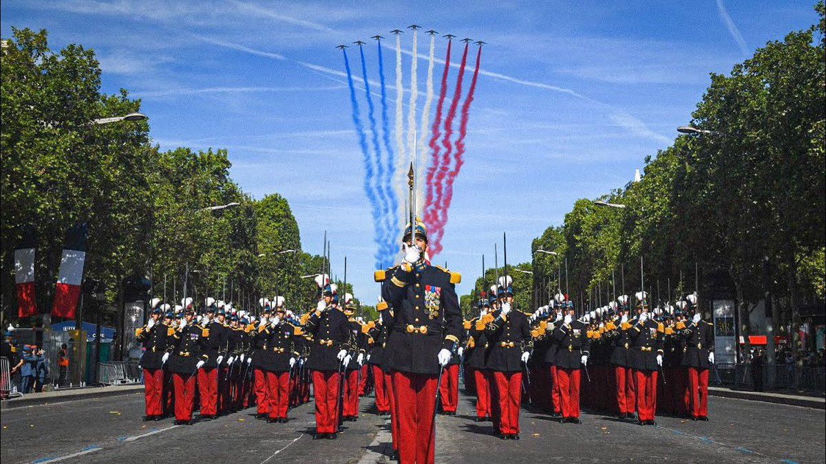 ZemmourEric's tweet photo. Très belle fête nationale à tous et bon défilé à nos armées.

Vive le #14Juillet et surtout, surtout, vive la France ! 🇫🇷 https://t.co/ELYyZ4SvTe