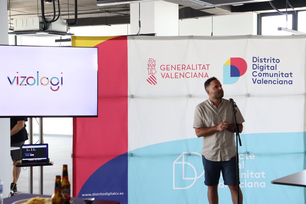 TechFabLabCV's tweet photo. 📢 Ayer dimos la bienvenida a las #EmpresasDDCV ya instaladas en Distrito Digital 5, con un encuentro desenfadado en el que tuvieron la oportunidad de presentarse y empezar a conocerse. 🙋🏻‍♀️🙋🏽‍♂️🙋🏼

#DistritoDigitalCV #GenerandoSinergias https://t.co/cL0emlsigL