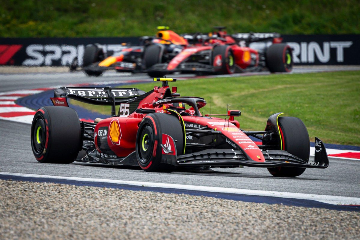 TearOffFR's tweet photo. 🔴 Certains patrons d'écurie ont suggéré une modification du format Sprint actuel à Stefano Domenicali pour la saison prochaine !

👉 VENDREDI : Essais Libres le matin + Qualifications pour la course Sprint l'après-midi.

👉 SAMEDI : Course Sprint le matin + Qualifications pour le Grand Prix l'après-midi.

👉 DIMANCHE : Grand Prix.

(🗞️ @Motorsport / #F1 )