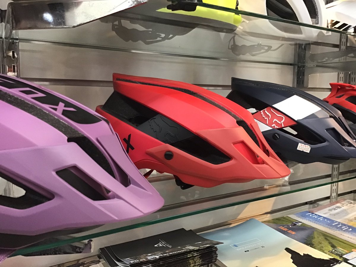 simizu_cycle's tweet photo. 店頭在庫のFOXヘルメットがお値打ちです🦊
お早めに💨
#大府市
#大府 https://t.co/qDeVXe7i4t