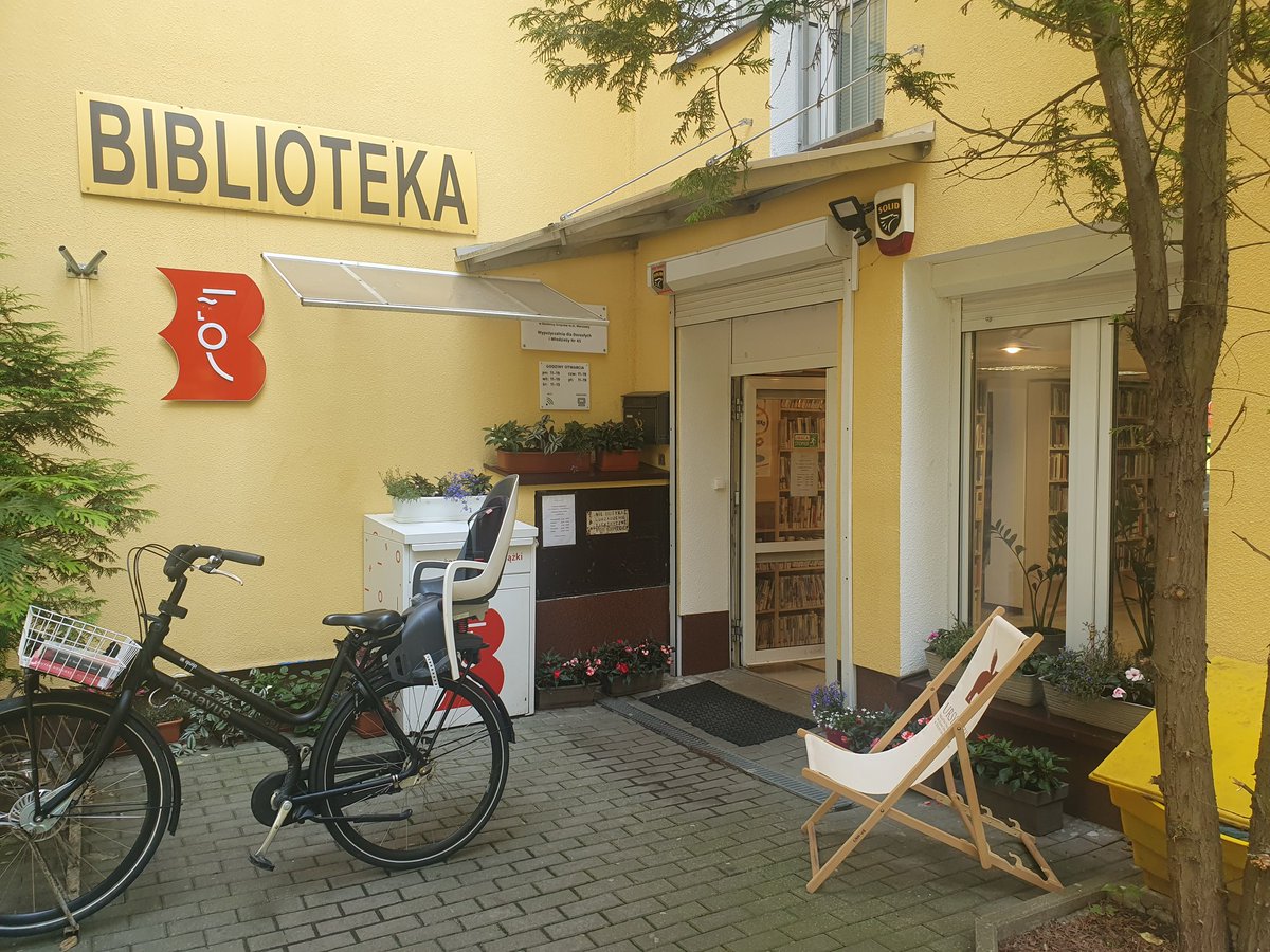 I've payed a visit to my two local #libraries (my idea of heaven) &amp; am officially ready for summer!