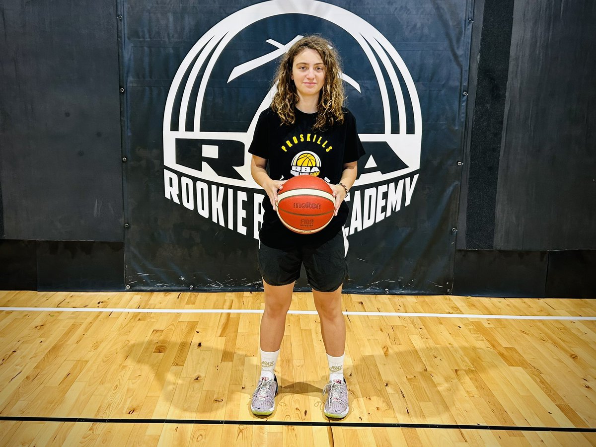 RBA_Basket's tweet photo. La jugadora del programa de tecnificación @RBA_Basket Carlota López Borras nueva jugadora del @PSAmustangs 
Enhorabuena Carlota 👏🏻🏀 @_carlotis https://t.co/pdei6VklJQ